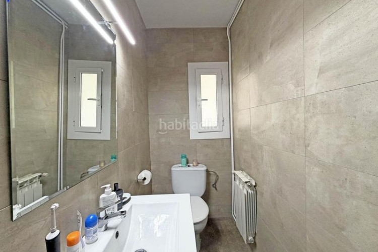 Ático fantástico atico en Can Palet, cerca del parque de vallparadis. 4 habitaciones. balcón. en Terrassa