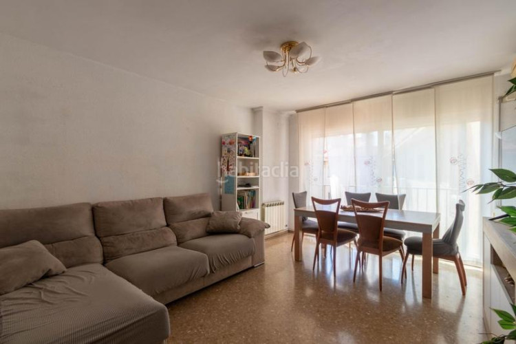 Ático dúplex en el centro, a tocar parc vallparadis. 3 habitaciones y estudio. amplia terraza. en Terrassa