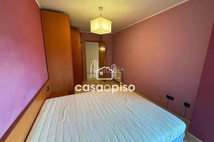 Piso amplio piso reformado en Can Roca. 3 dormitorios, 2 baños y terraza de 12 m. vistas espectaculares. ideal para tu familia. no lo d en Terrassa