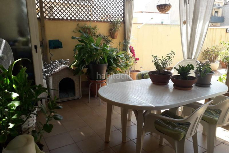 Piso  en venta, ,francesc macià. 4 hab, 2 baños. terraza 100 m2. ascensor, calefacción, a.a. pk opcional alquiler en Terrassa