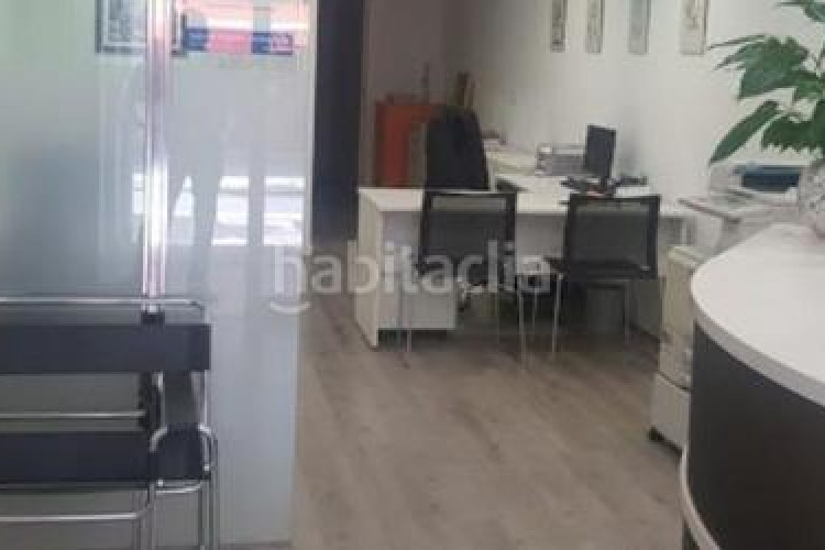 Piso  en venta en vallparadis, 3 dormitorios. en Terrassa