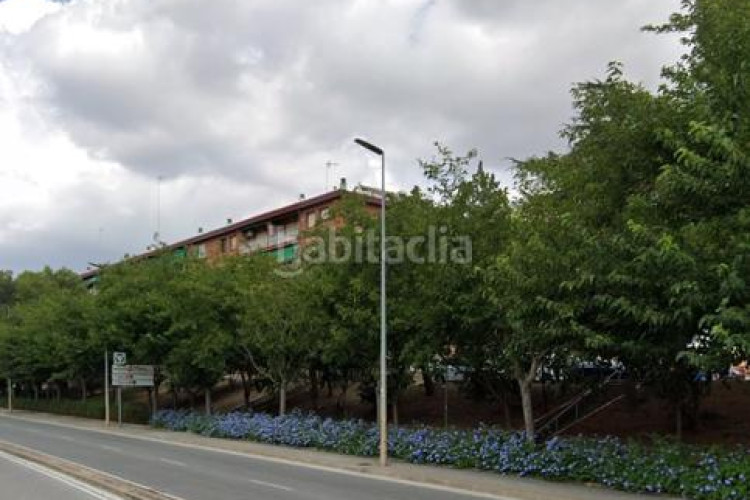 Piso bajos de 3 hab en venta en Can Parellada Terrassa