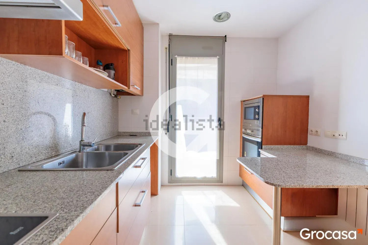 Piso en avenida de la Lacetània