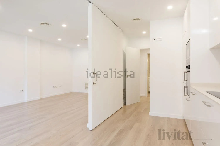 Piso en calle Transversal, 181