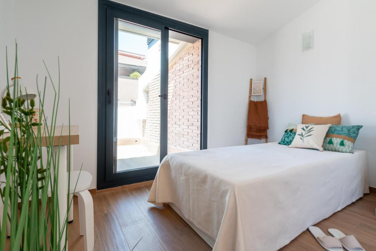 Carrer de Catalunya, Sant Pere