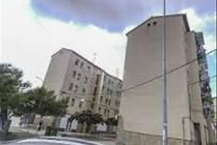 Piso oferta flash! piso de 65 m a reformar en grupo montserrat, en Terrassa