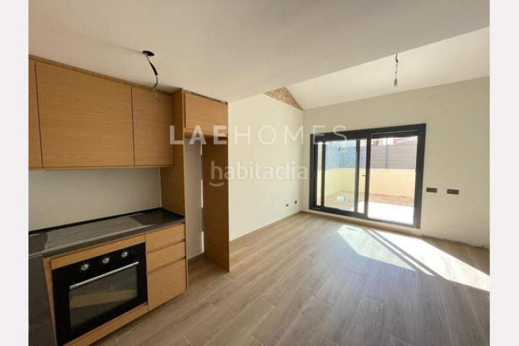 Dúplex  de obra nueva con terraza y buhardilla, a 10 min de fgc rambla en Terrassa