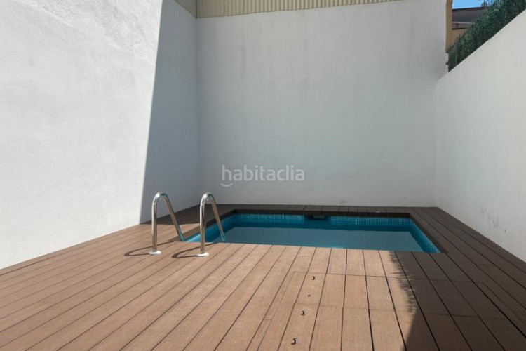 Casa en carrer de las navas de tolosa 87 exclusiva casa a estrenar con piscina privada en Terrassa