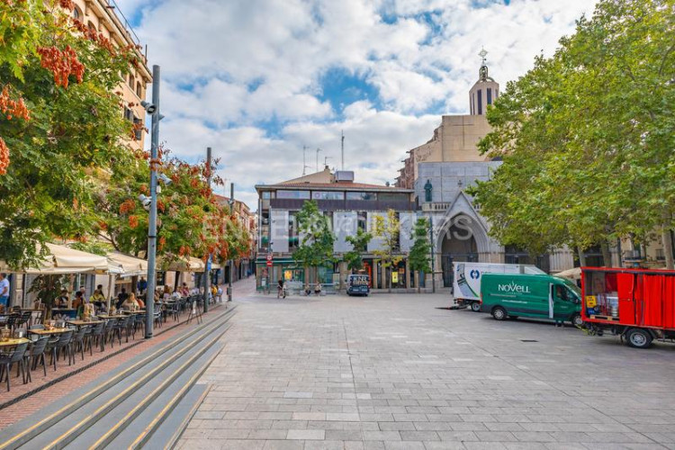 Apartamento gran oportunidad para crear tu hogar en el centro 131m2 en Terrassa