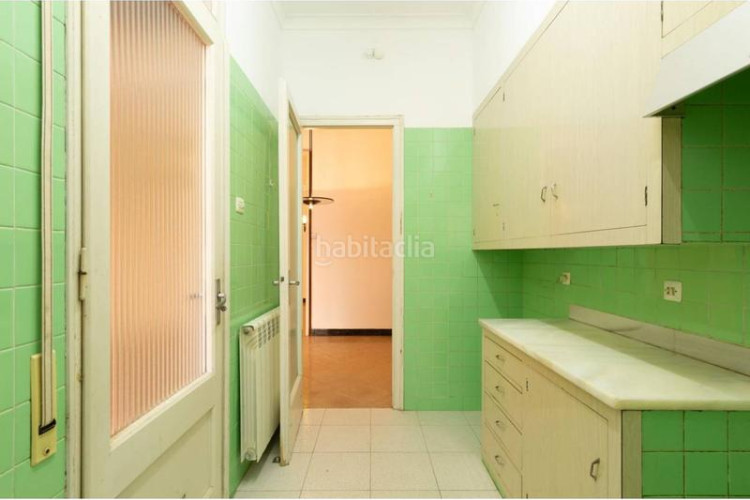 Casa adosada  4hab 1 wc garaje de 140m2 terarza en Terrassa
