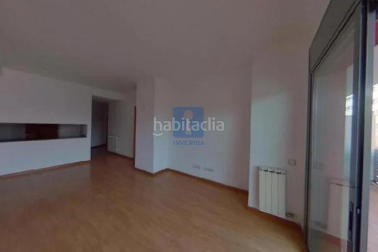 Piso inmueble ilegalmente okupado situado en la calle montsià 36, 13, , barcelona en Terrassa