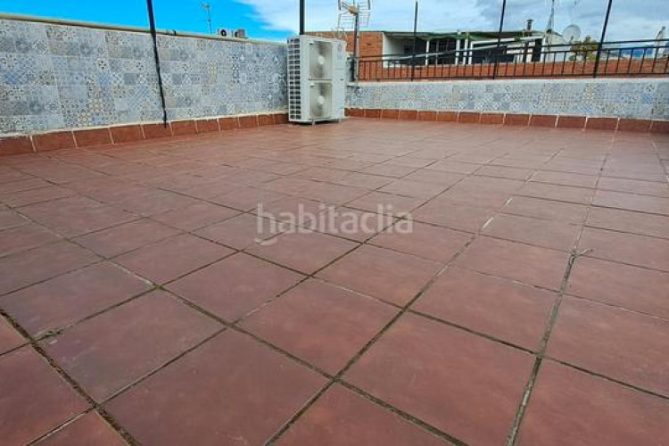 Piso zona de Ca n'Anglada. ático de 2habs + 1 lav. + 2 terrazas en Terrassa