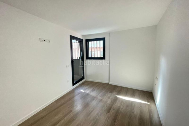 Planta baja  en venta en sant pere, 4 dormitorios. en Terrassa