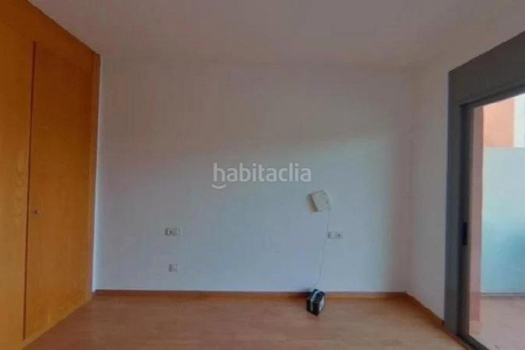 Piso (barcelona). "okupado" (no se puede visitar ni hipotecar). en Terrassa