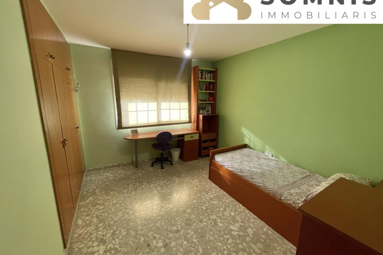 Les Arenes - La Gru00EDpia  Can Montllor