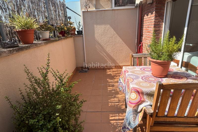 Dúplex impecable duplex en el corazón de pere parres a dos minutos del centro con parquing incluido en Terrassa