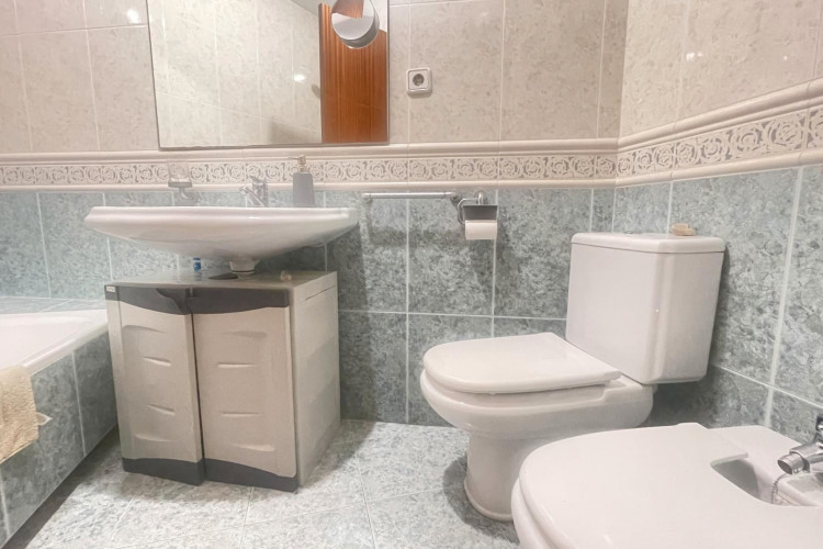 Plau00E7a del Mestre Serrat, Sant Pere