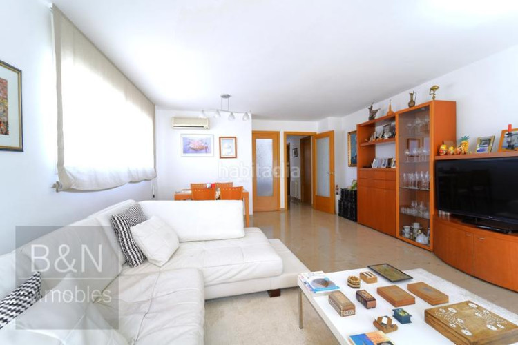 Dúplex espectacular terraza, garaje privado capacidad para 4 coches, vivienda amplia y luminosa! en Terrassa