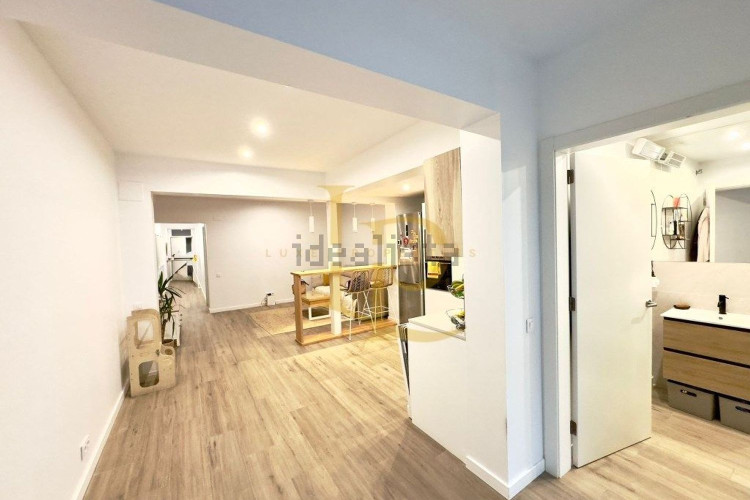 Chalet adosado en venta en Calle de Solsona