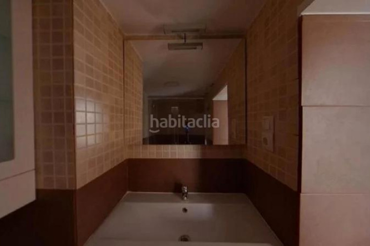 Piso (barcelona). "okupado" (no se puede visitar ni hipotecar). en Terrassa