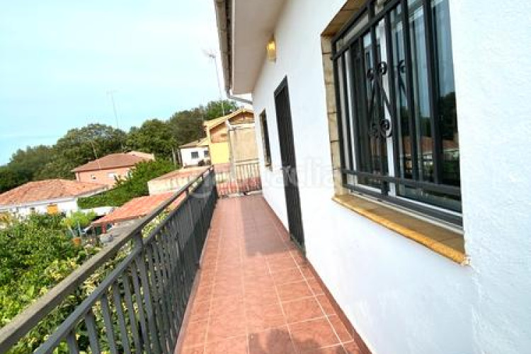 Chalet  bifamiliar ubicado en Can Parellada en Terrassa