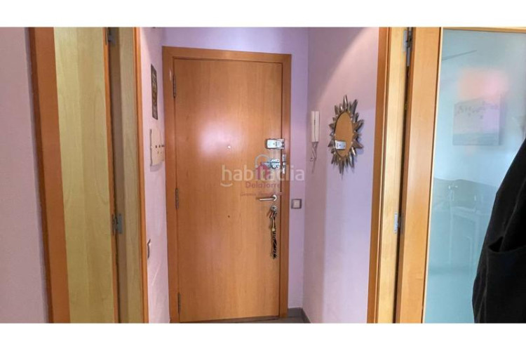 Piso  seminuevo en venta tocando avda. de barcelona de 35m construidos. en Terrassa