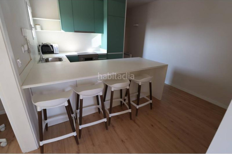 Piso escoles, acabado de reformar en Plaça Catalunya - Escola Industrial Terrassa