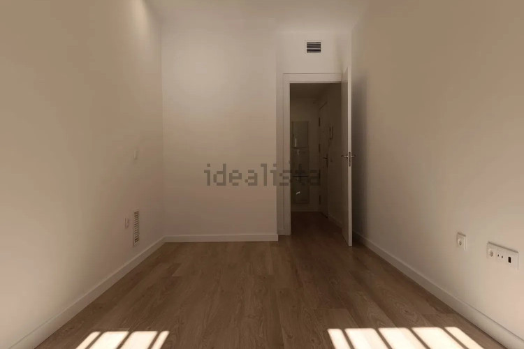 Piso en calle Transversal, 181