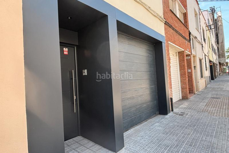 Casa en carrer de las navas de tolosa 87 exclusiva casa a estrenar con piscina privada en Terrassa