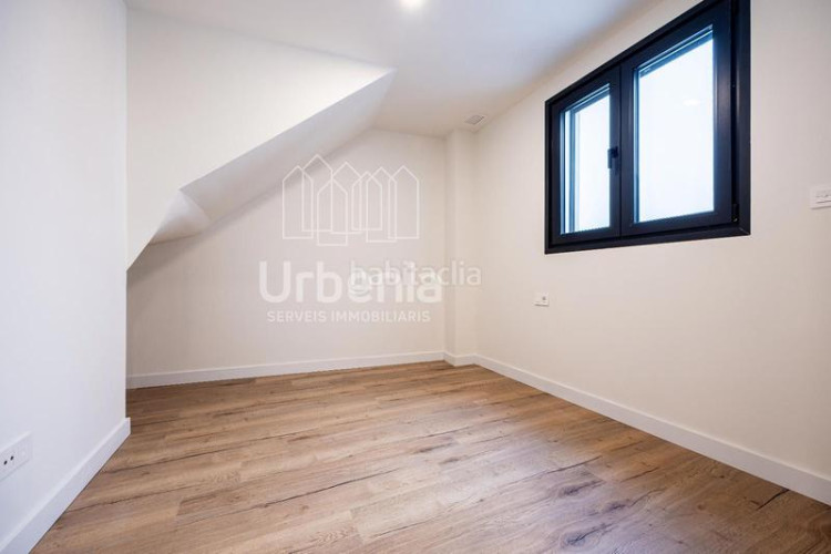 Dúplex luminosos dúplex con terraza con buenas vistas de 3 y 4 dormitorios en Terrassa