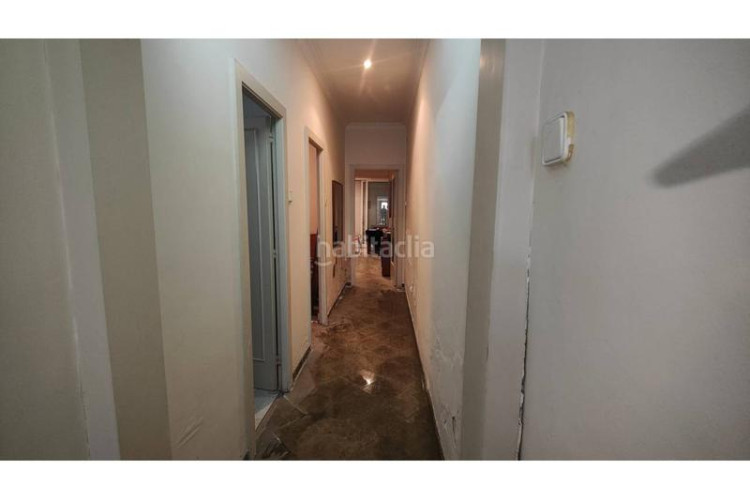 Casa adosada venta casa adosada a reformar con muchas posibilidades. en Terrassa