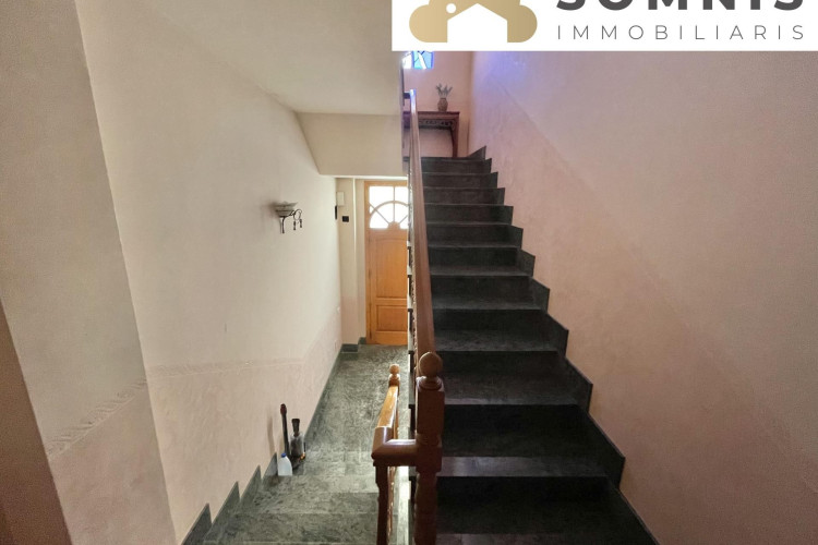 Les Arenes - La Gru00EDpia  Can Montllor