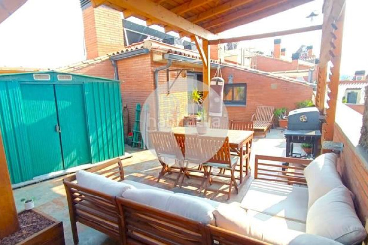 Dúplex  de ensueño en el centro con gran terraza y balcón, 2 plazas de parking y detalles premium en Terrassa