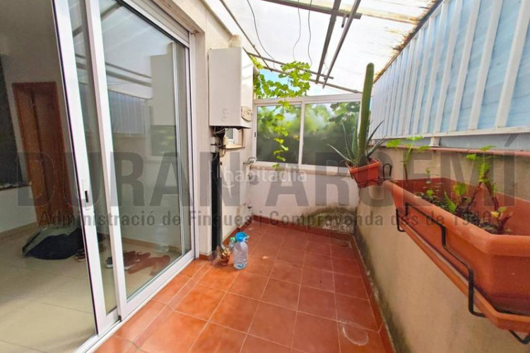 Casa  dos viviendas independientes en venta en la gripia les arenes en Terrassa