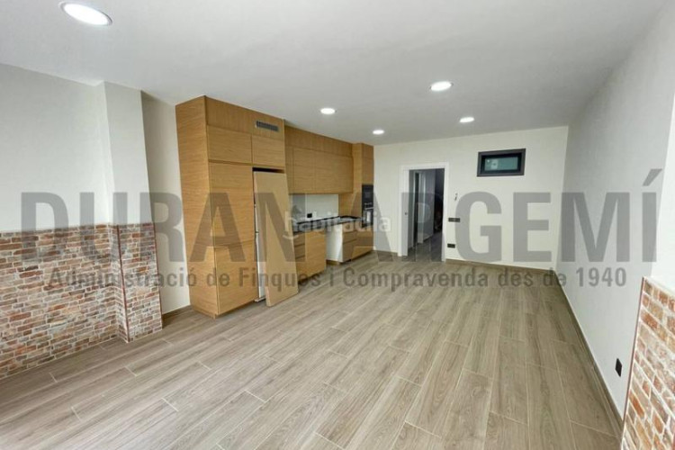 Piso bajos con patio en venta en ca naurell en Ca n'Aurell Terrassa