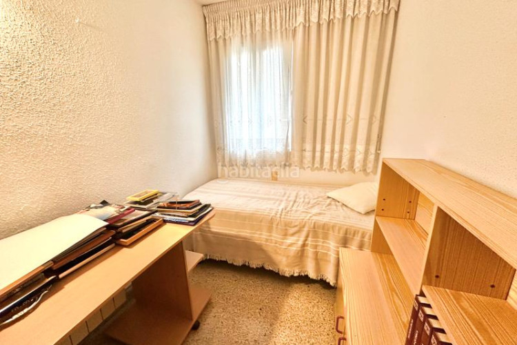 Piso  con 4 dormitorios y balcón en Sant Pere Nord Terrassa