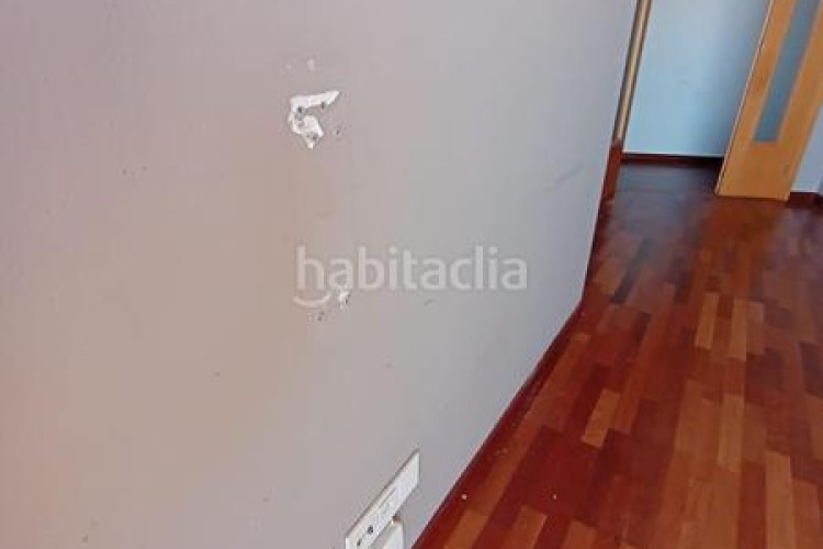 Piso  de 3 habitaciones, y 2 baños en Egara Terrassa