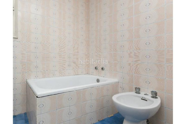 Casa Roc Blanc casa okupada en Roc Blanc Terrassa