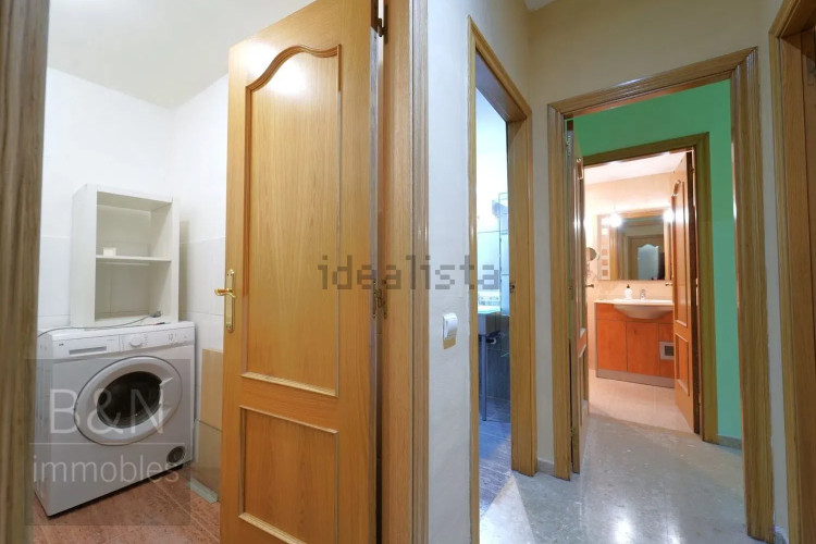 ¡Un piso muy amplio, listo para entrar a vivir con plaza de parking!