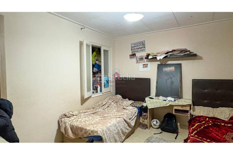 Piso  en venta tocando a passeig 22 juliol de 70m construidos de 3 habitaciones con ascensor y salida a balcón. en Terrassa