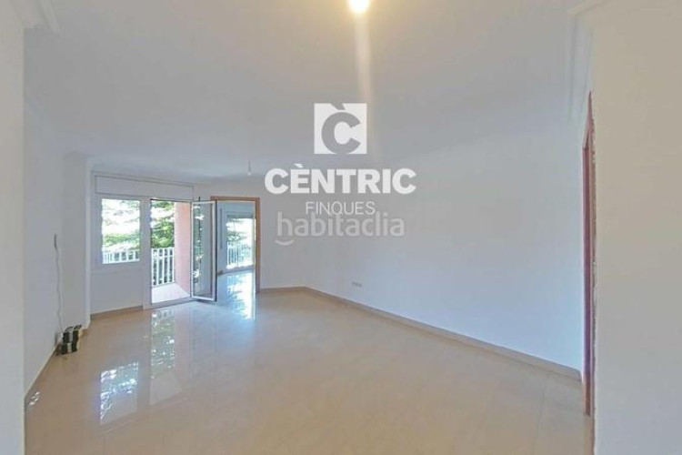 Piso  moderno con 3 habitaciones gran oportunidad ! en Terrassa