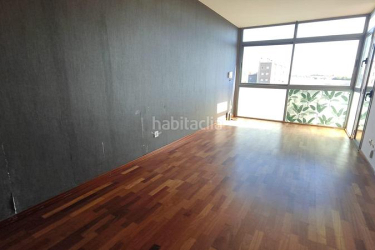 Piso  de 3 habitaciones, y 2 baños en Egara Terrassa