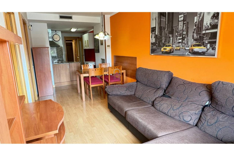 Poetesa Capara, Sant Pere Nord