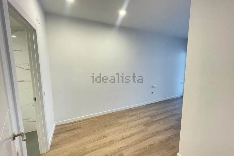 Piso en calle Transversal, 181