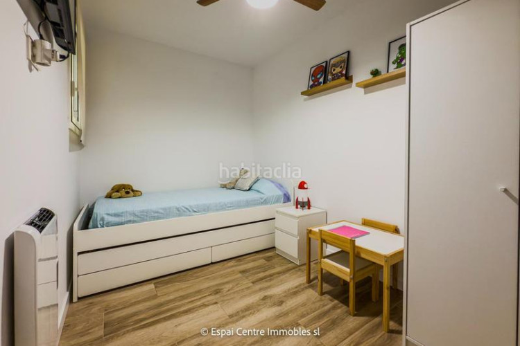 Casa adosada en exclusiva casa adosada reformada con terraza 15 m terraza solarium de 10 m en Can Palet lista para entrar a vivir en Terrassa
