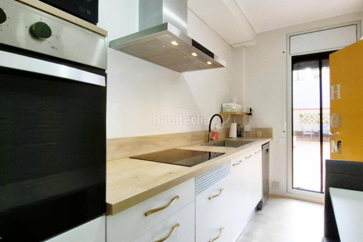 Planta baja  seminueva de 3 hab con patio de 60 m2 en rambla francesc macia en Terrassa