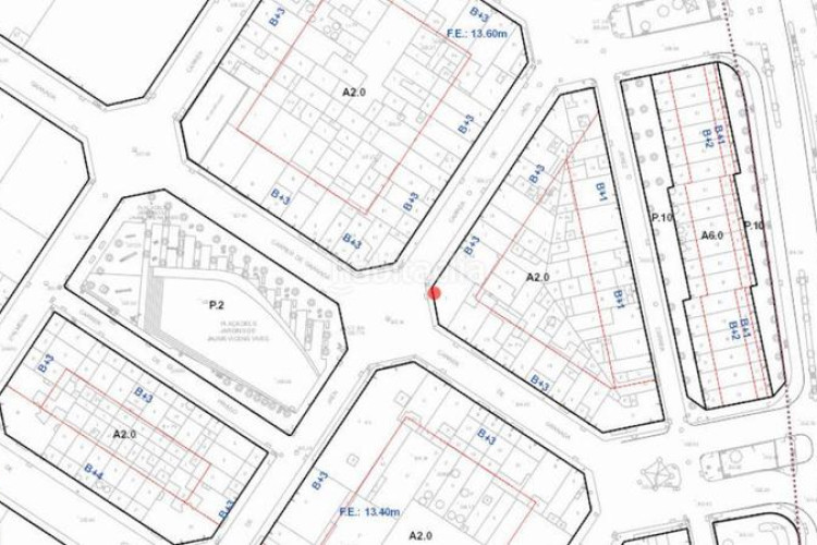 Casa local esquinero de 95 m2 edificable bajos más 3 pisos en Terrassa