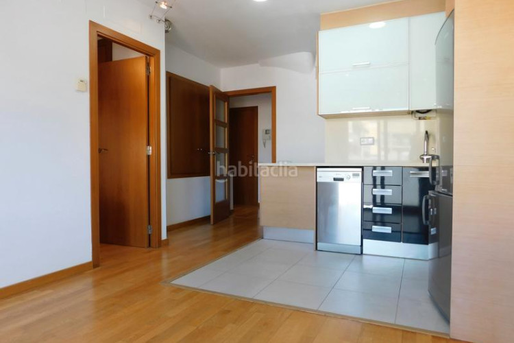 Dúplex atico duplex, 2 habitaciones y terraza en Ca n'Aurell Terrassa