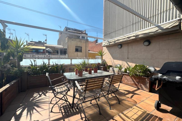 Casa adosada amplia casa adosada en La Maurina – 293 m², con garaje, ascensor y terrazas en Terrassa