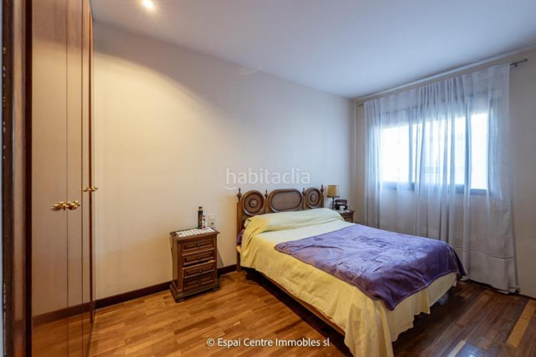 Piso vive en sant pere piso de 88 m con 3 habitaciones, 2 baños y salón luminoso. ubicación ideal cerca de todo en Terrassa